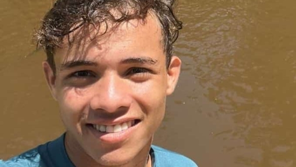 Morre acreano de 17 anos, vítima de acidente de ônibus no MT   